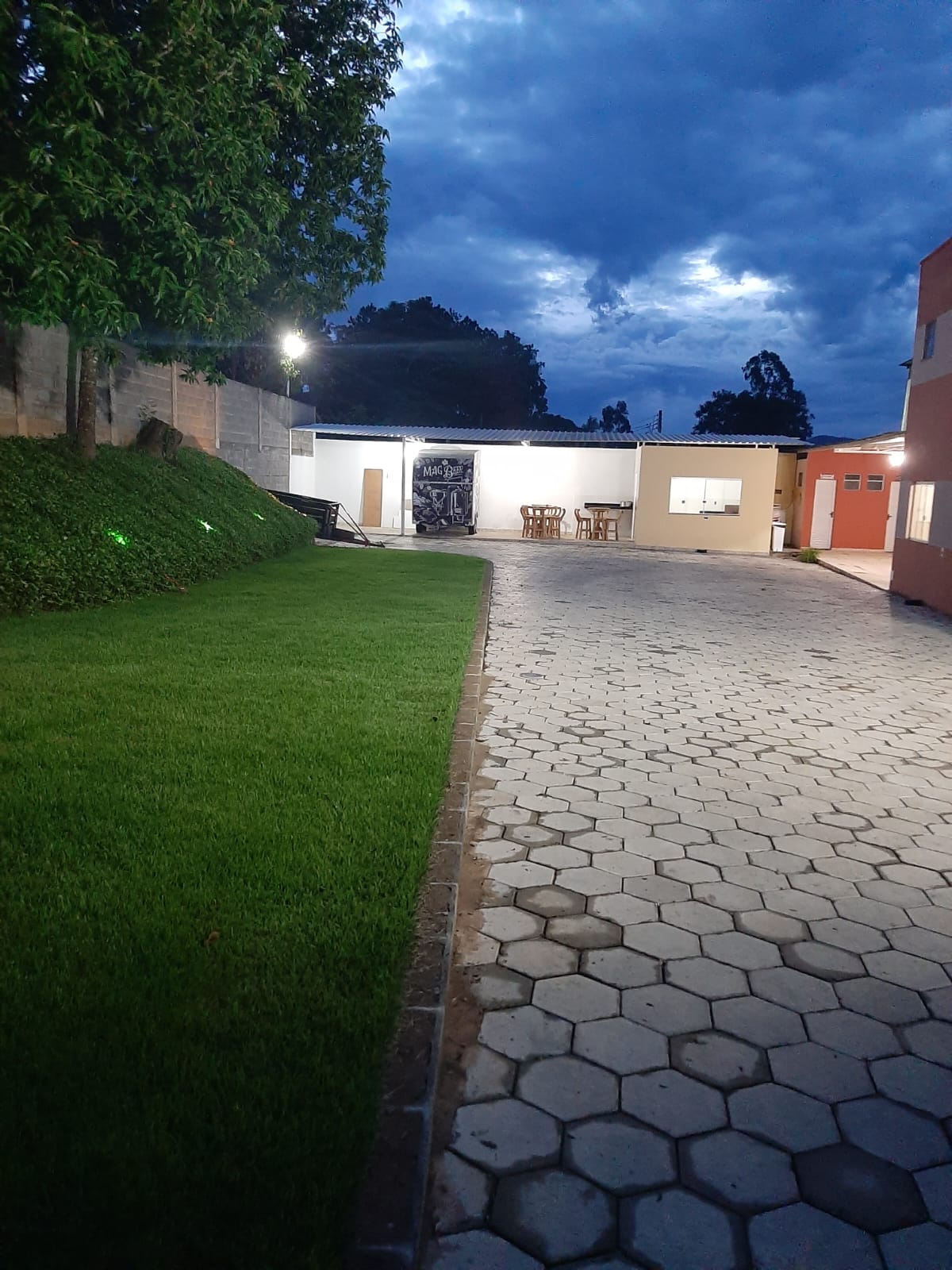 Família e fábrica da Cervejaria Magnólia